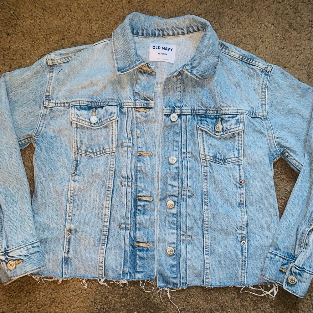 NWOT Old Navy XS Blue Light Wash Button Up Distressed Cutoff Denim Jean Jacket